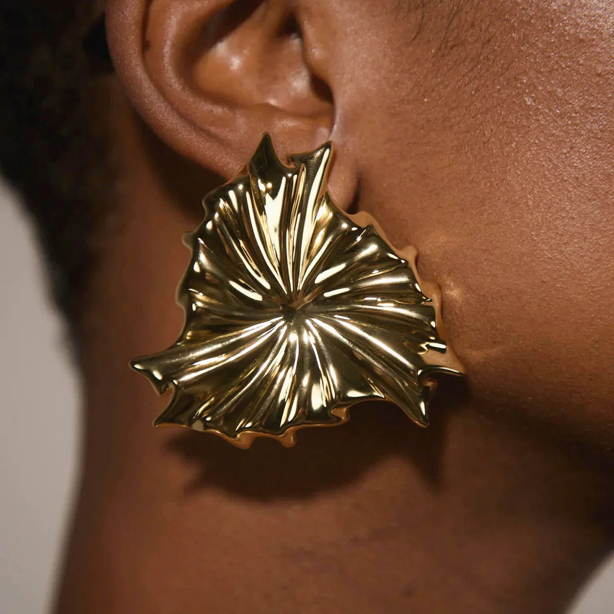 [Raffine]Rafaela Sculpted Petal Gold Earrings
