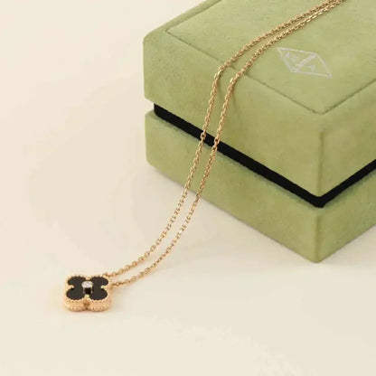 [Raffine] COLLAR DE ÓNIX Y DIAMANTE DE TRÉBOL DE 15 MM