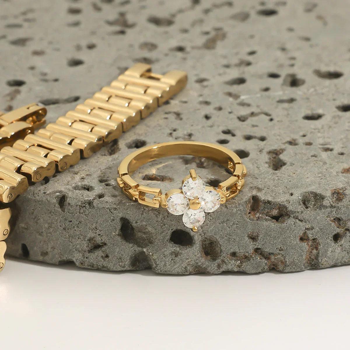 [Raffine]Clestine Diamond Petal Ring