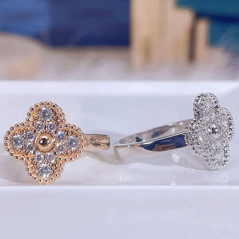 [Raffine] ANILLO DE DIAMANTES CON TRÉBOL