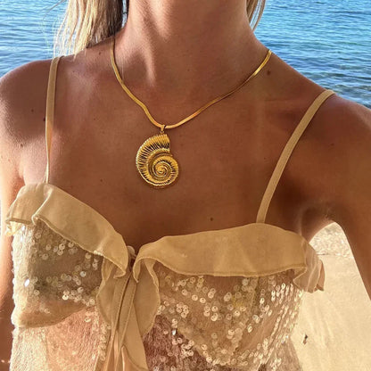 [Raffine]Cascadia Nautilus Gold Necklace