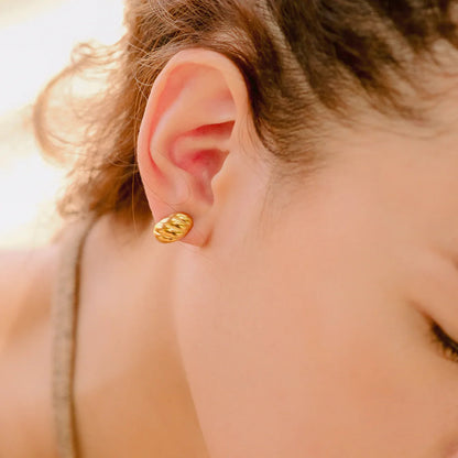 [Raffine]Croissant Huggie Earrings