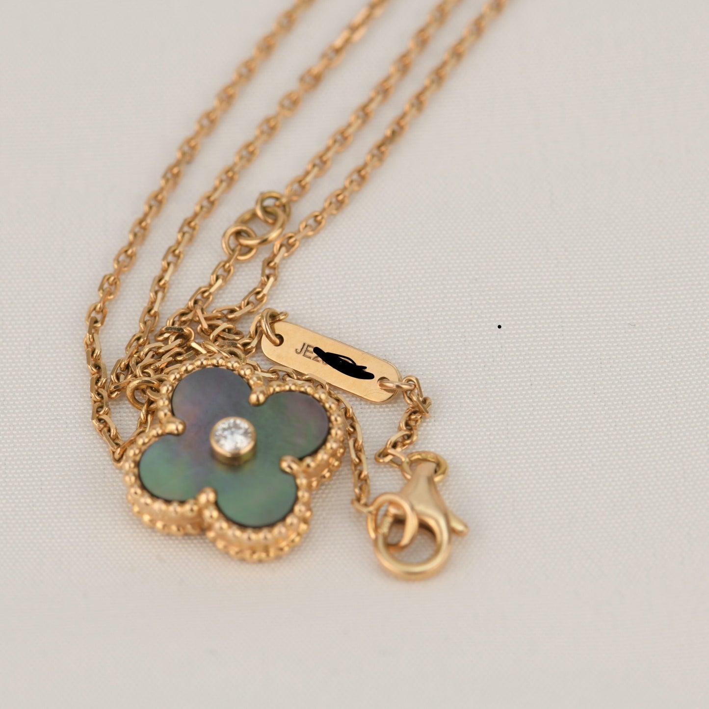 [Raffine] COLLAR DE TRÉBOL DE 15 MM CON DIAMANTES Y NÁCAR