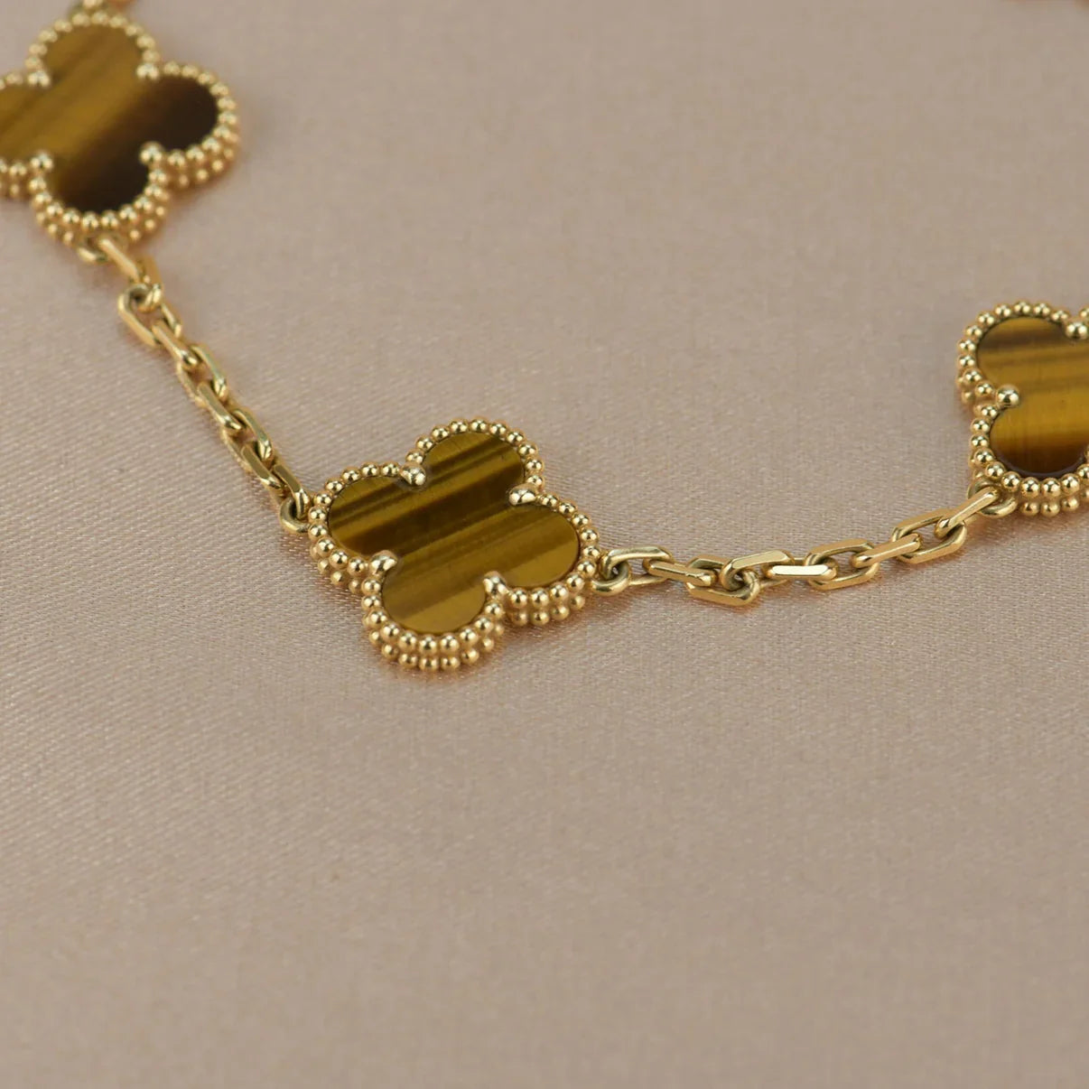 [Raffine] CLOVER 5 MOTIFS TIGER EYE ARMBAND KOLLEKTION