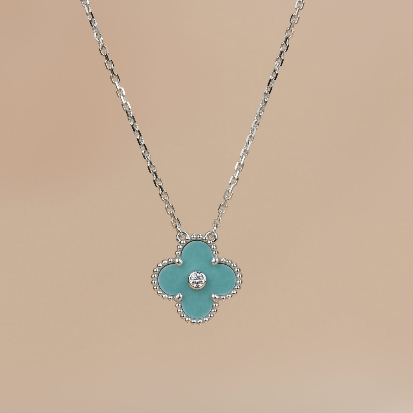 [Raffine] COLLAR DE PORCELANA SVRES DE DIAMANTES DE 15 MM DE TRÉBOL PLATA