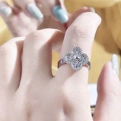 [Raffine] ANILLO DE DIAMANTES CON TRÉBOL