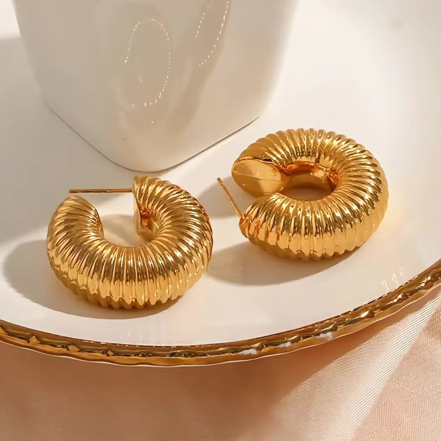 [Raffine]Aubrey Textured Gold Hoops