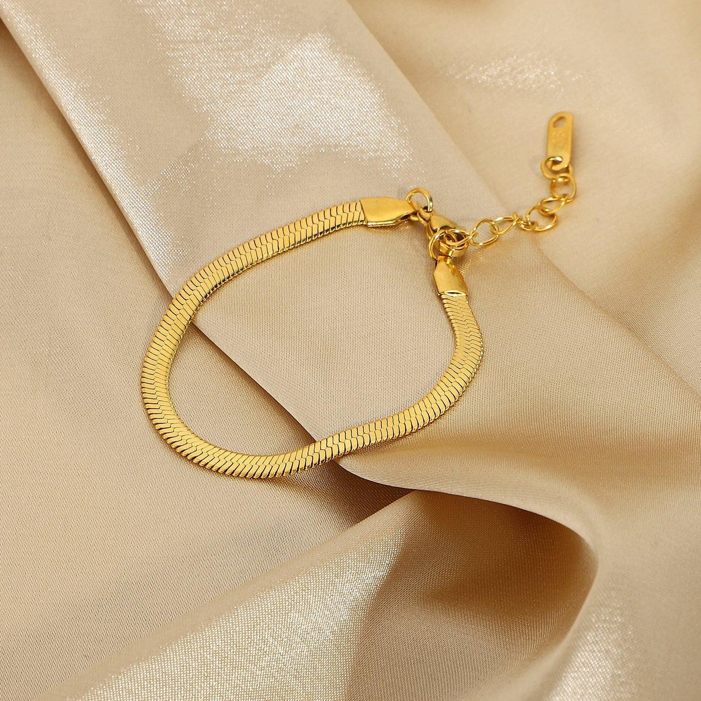 [Raffine]Ellaine Gold Herringbone Bracelet