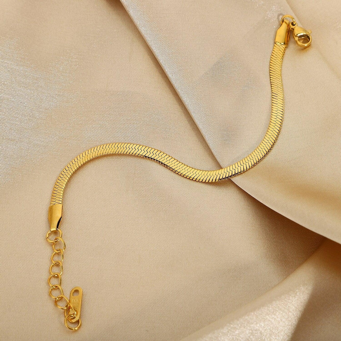 [Raffine]Ellaine Gold Herringbone Bracelet