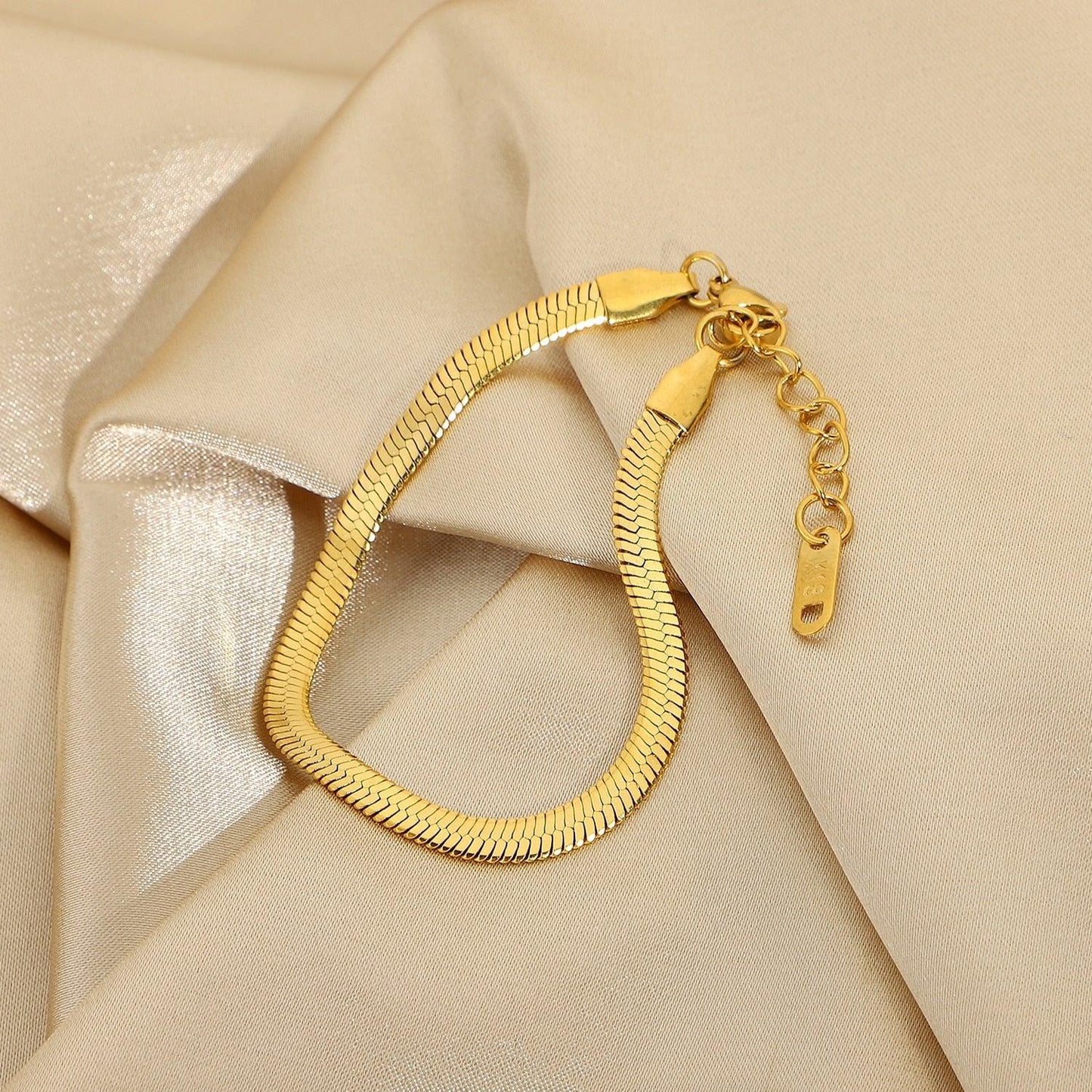 [Raffine]Ellaine Gold Herringbone Bracelet