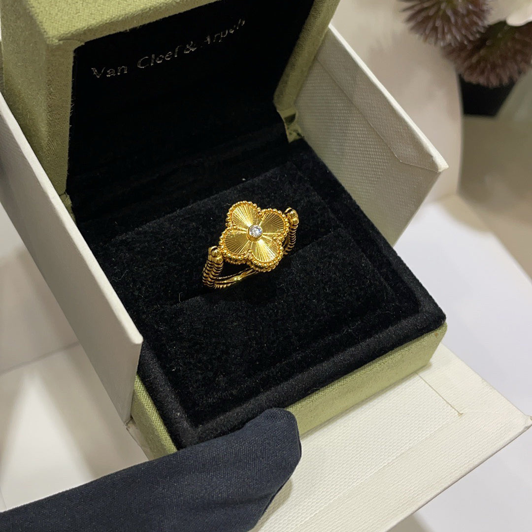 [Raffine]Anillo de ágata azul ribereña de trébol