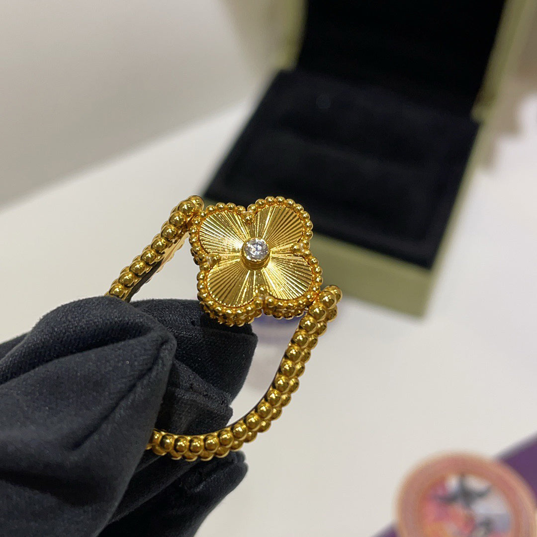 [Raffine]Anillo de ágata azul ribereña de trébol