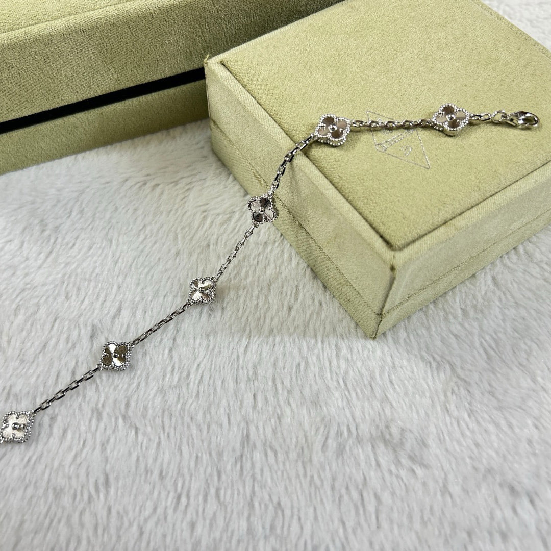 [Raffine]CLOVER 6 MOTIF DIAMOND BRACELET