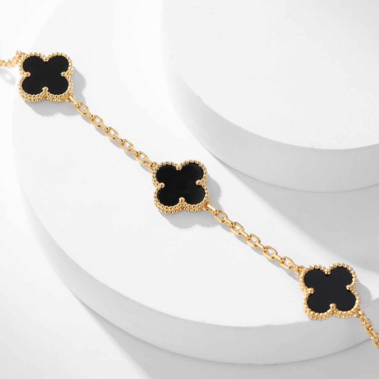[Raffine] COLLAR DE ÓNIX CON 10 MOTIVOS DE TRÉBOL