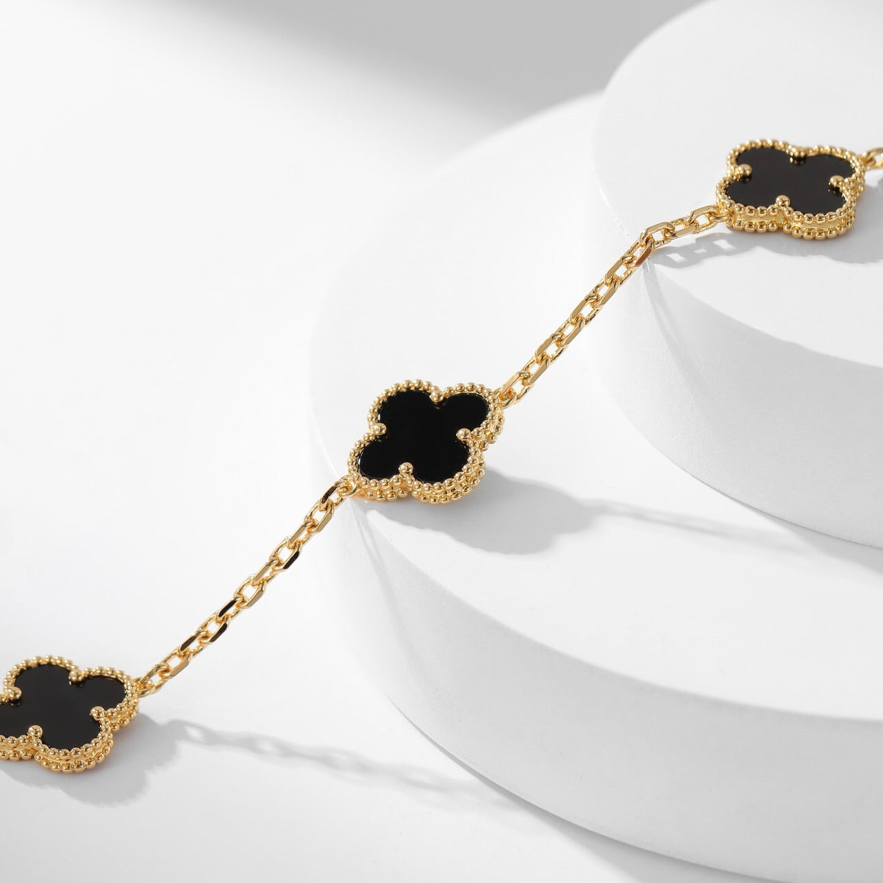 [Raffine] COLLAR DE ÓNIX CON 10 MOTIVOS DE TRÉBOL