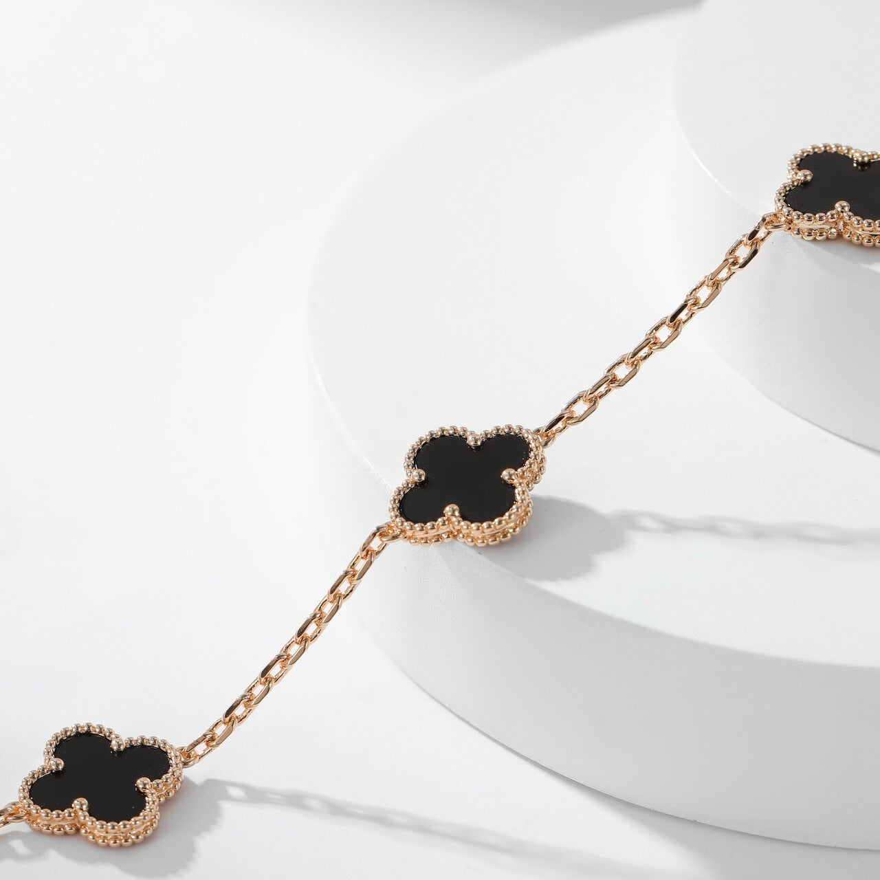 [Raffine] COLLAR DE ÓNIX CON 10 MOTIVOS DE TRÉBOL
