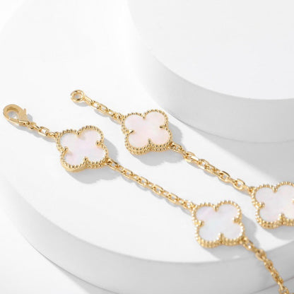 [Raffine] COLLAR DE NÁCAR BLANCO CON 10 MOTIVOS DE TRÉBOL