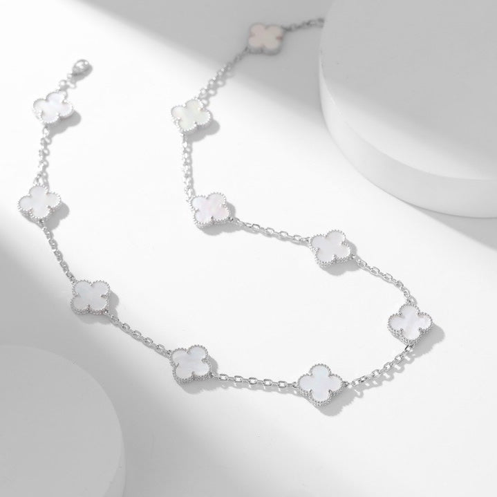[Raffine] COLLAR DE NÁCAR BLANCO CON 10 MOTIVOS DE TRÉBOL