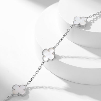 [Raffine] COLLAR DE NÁCAR BLANCO CON 10 MOTIVOS DE TRÉBOL