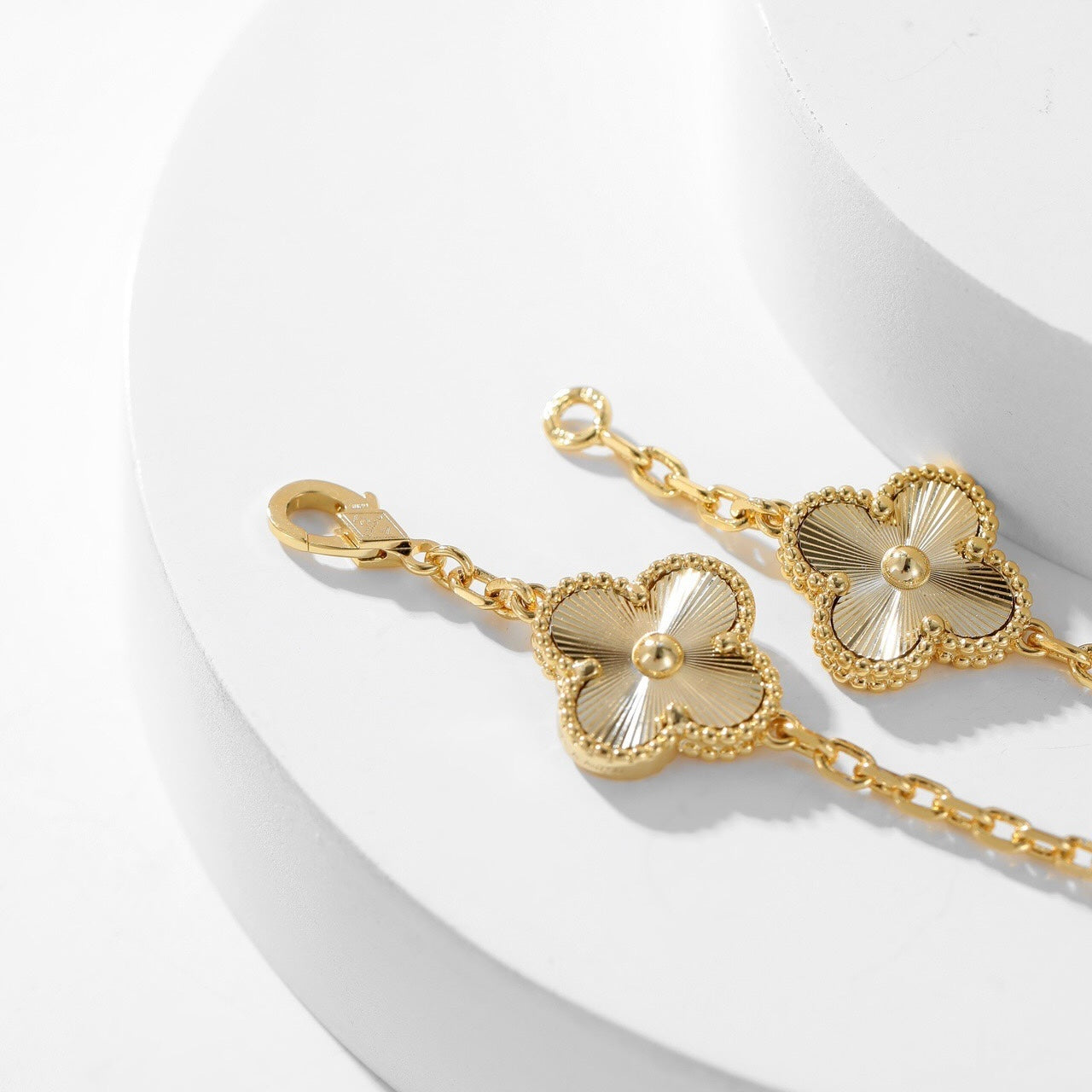 [Raffine]COLLAR LÁSER TRÉBOL 10 MOTIVOS