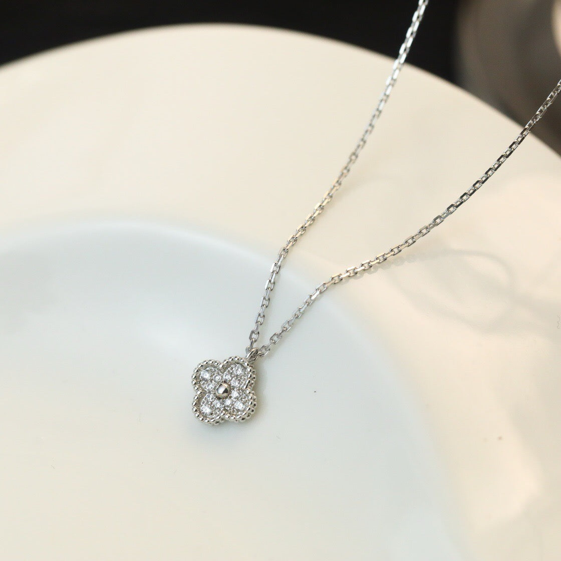 [Raffine]COLLAR CON COLGANTE DE DIAMANTES CLOVER MINI DE 9,5 MM