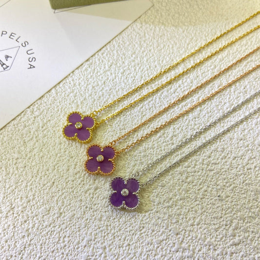 [Raffine] COLLAR TRÉBOL DE 15 MM CON DIAMANTE PÚRPURA Y VIOLETA