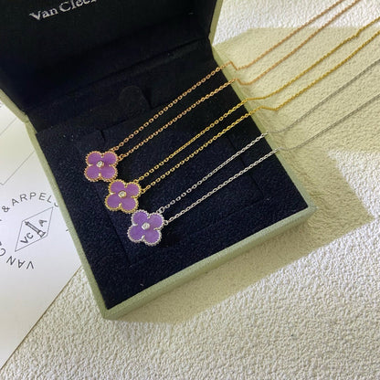 [Raffine] COLLAR TRÉBOL DE 15 MM CON DIAMANTE PÚRPURA Y VIOLETA