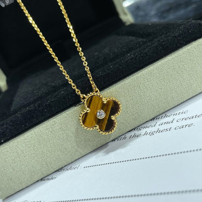[Raffine]Collar de TRÉBOL de 15 mm con diamantes y ágata ojo de tigre amarilla
