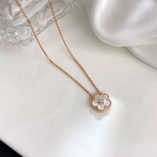 [Raffine]LUCKY  WHITE MOP  PLUM BLOSSOM NECKLACE