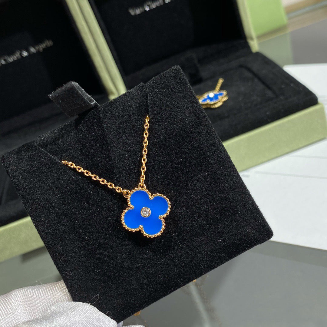 [Raffine] COLLAR DE TRÉBOL DE 15 MM CON DIAMANTES Y ÁGATA AZUL