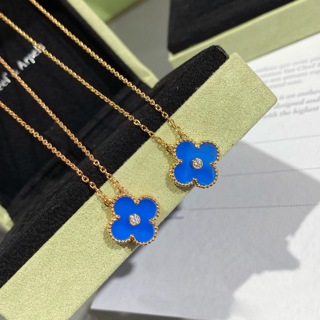 [Raffine] COLLAR DE TRÉBOL DE 15 MM CON DIAMANTES Y ÁGATA AZUL