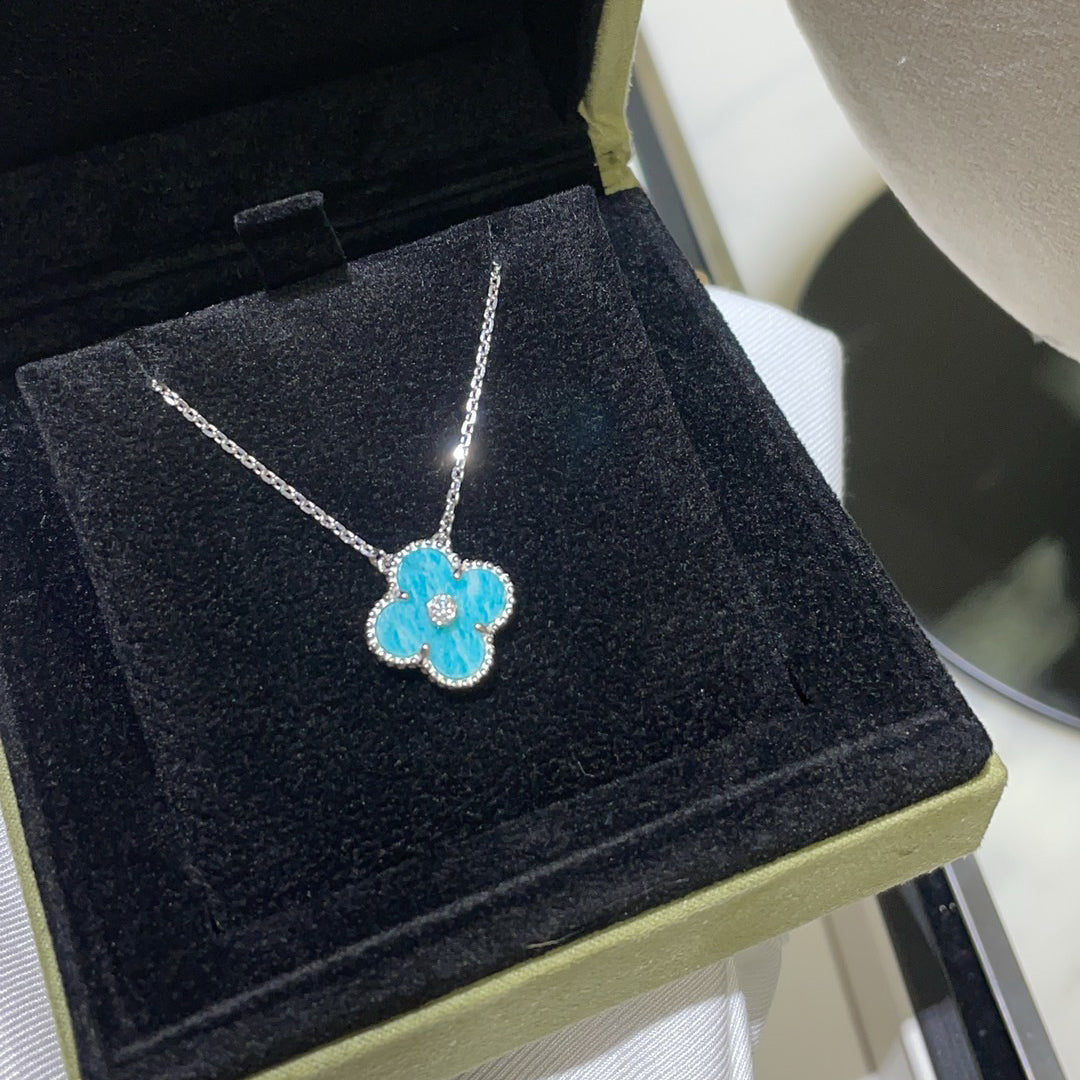[Raffine] COLLAR DE PORCELANA SVRES DE DIAMANTES DE 15 MM DE TRÉBOL PLATA