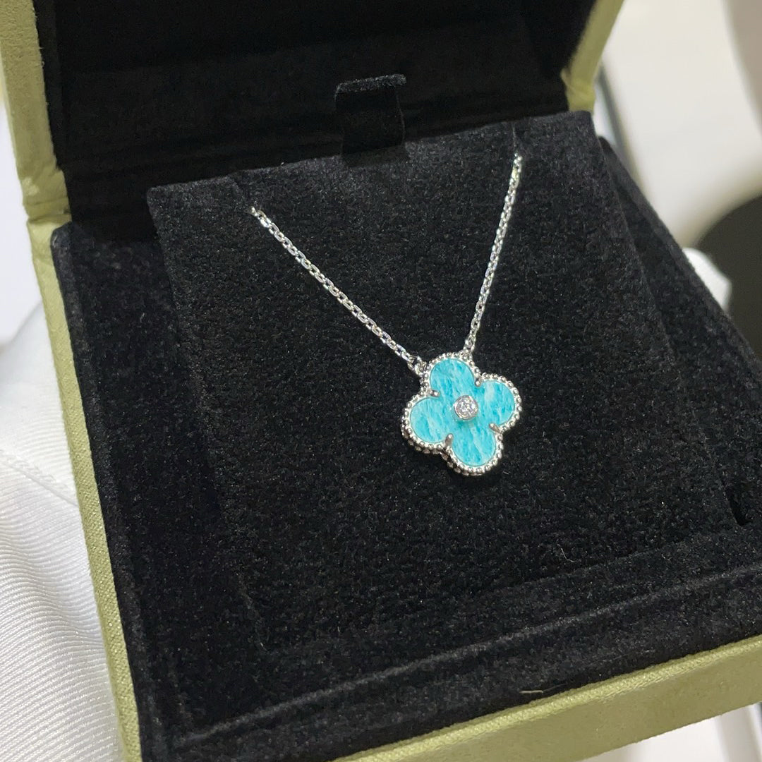 [Raffine] COLLAR DE PORCELANA SVRES DE DIAMANTES DE 15 MM DE TRÉBOL PLATA