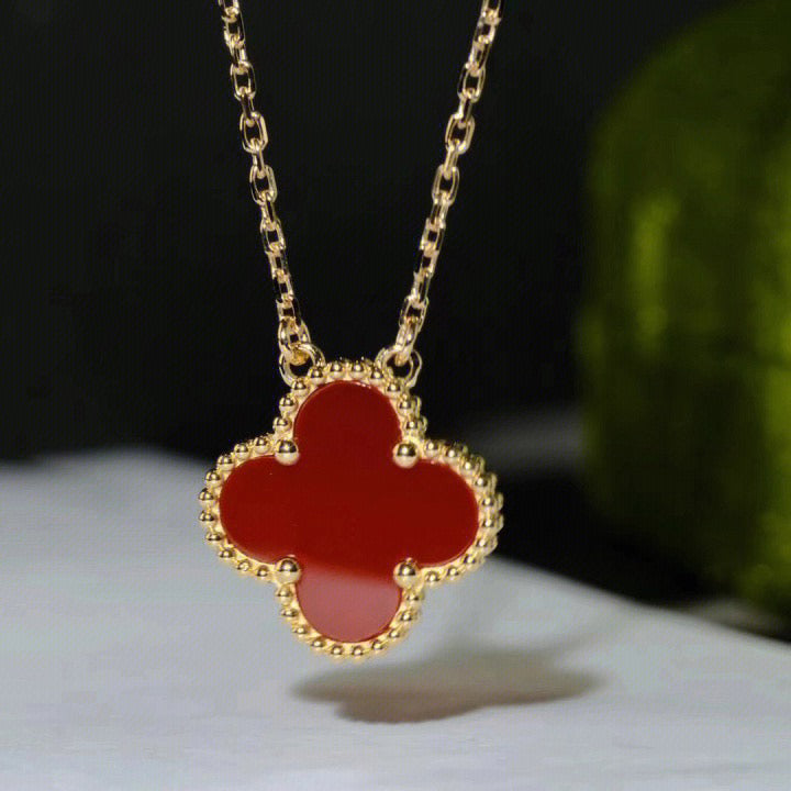 [Raffine] COLLAR DE UNA SOLA FLOR DE CORNALINA DE 15 MM DE TRÉBOL