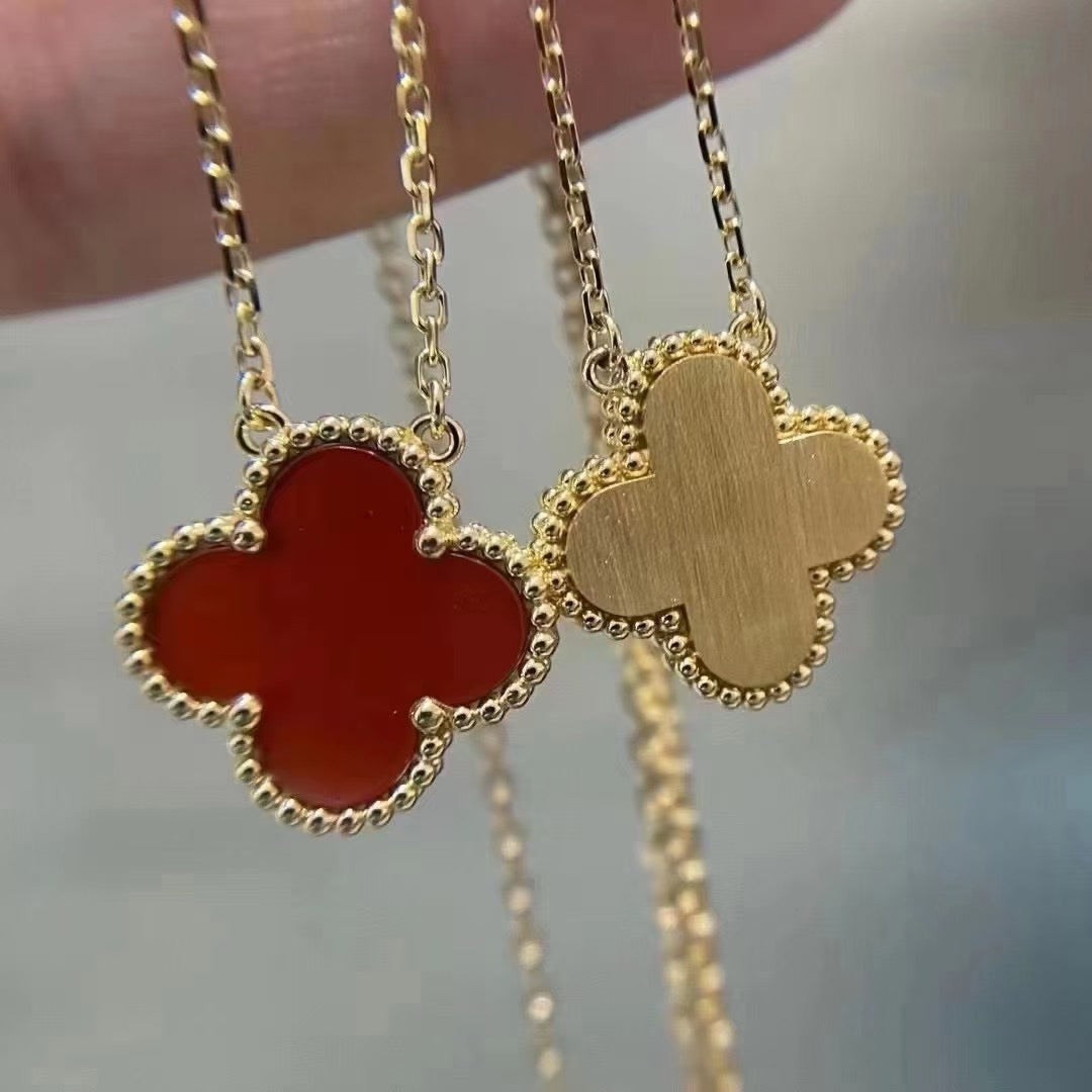 [Raffine] COLLAR DE UNA SOLA FLOR DE CORNALINA DE 15 MM DE TRÉBOL