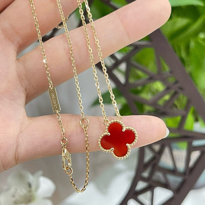 [Raffine] COLLAR DE UNA SOLA FLOR DE CORNALINA DE 15 MM DE TRÉBOL