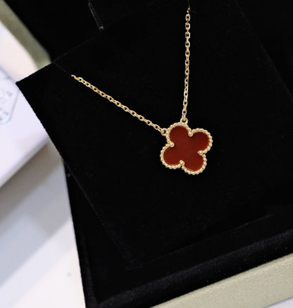 [Raffine] COLLAR DE UNA SOLA FLOR DE CORNALINA DE 15 MM DE TRÉBOL