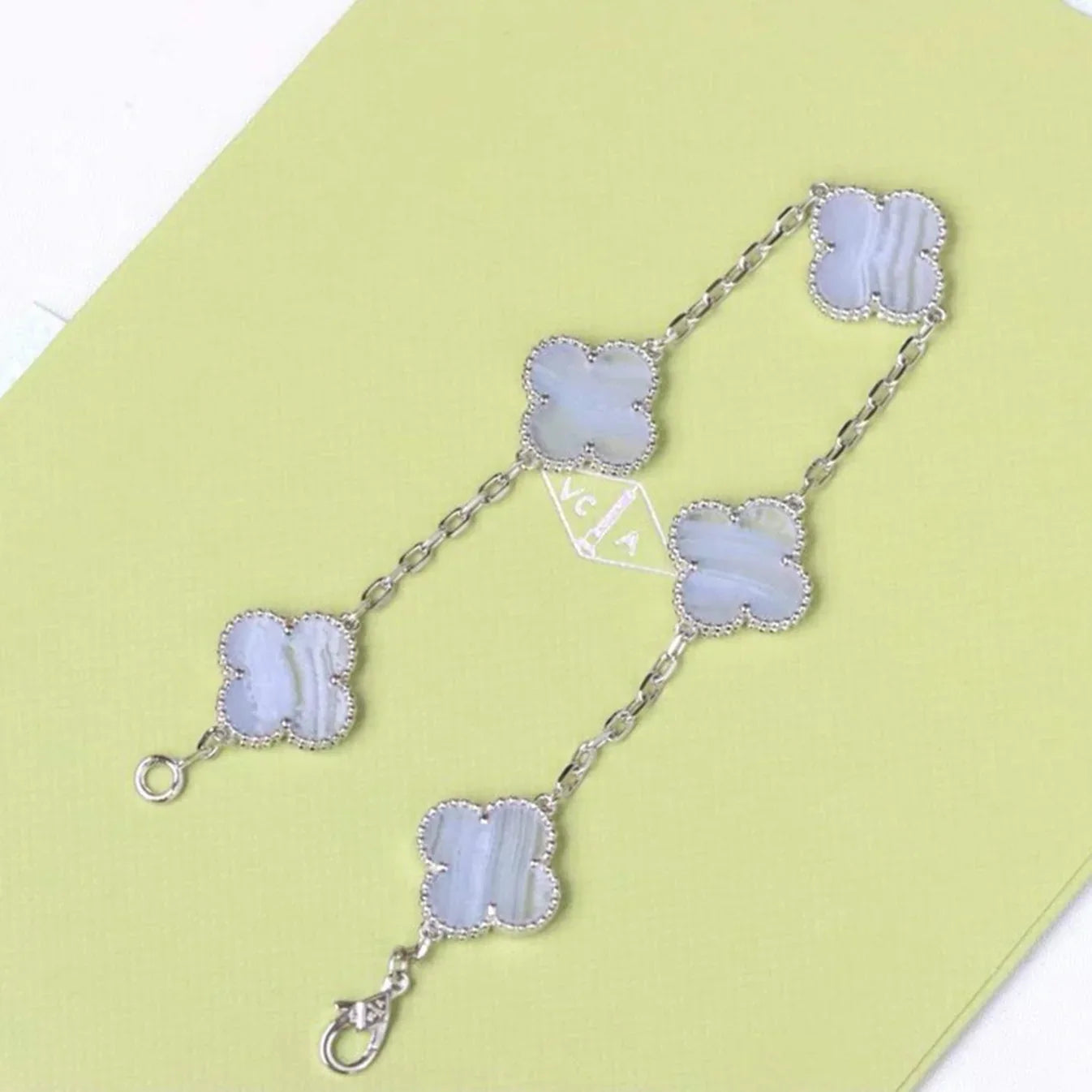 [Raffine] CLOVER 5 MOTIV LILA CHALZEDON ARMBAND KOLLEKTION