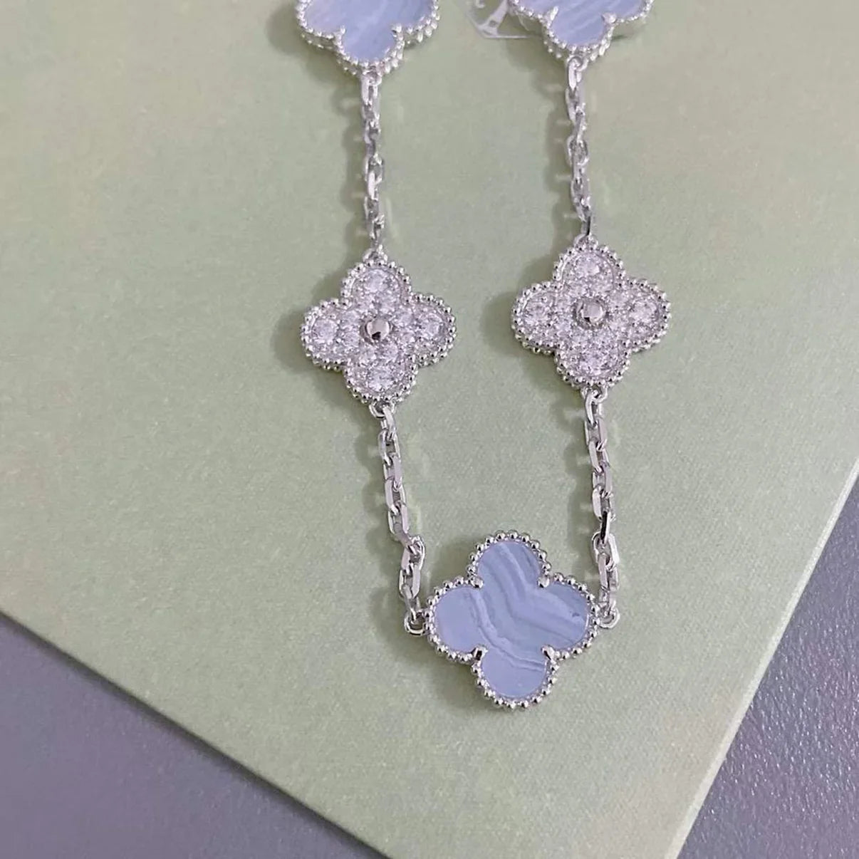 [Raffine] CLOVER 5 MOTIV LILA CHALZEDON ARMBAND KOLLEKTION