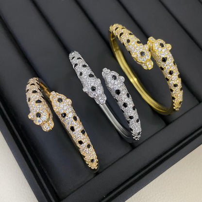 [Raffine]PANTHERE DOUBLE HEADED HALF DIAMOND OPEN BRACELET