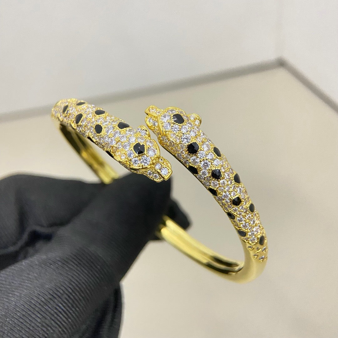 [Raffine]PANTHERE DOUBLE HEADED HALF DIAMOND OPEN BRACELET