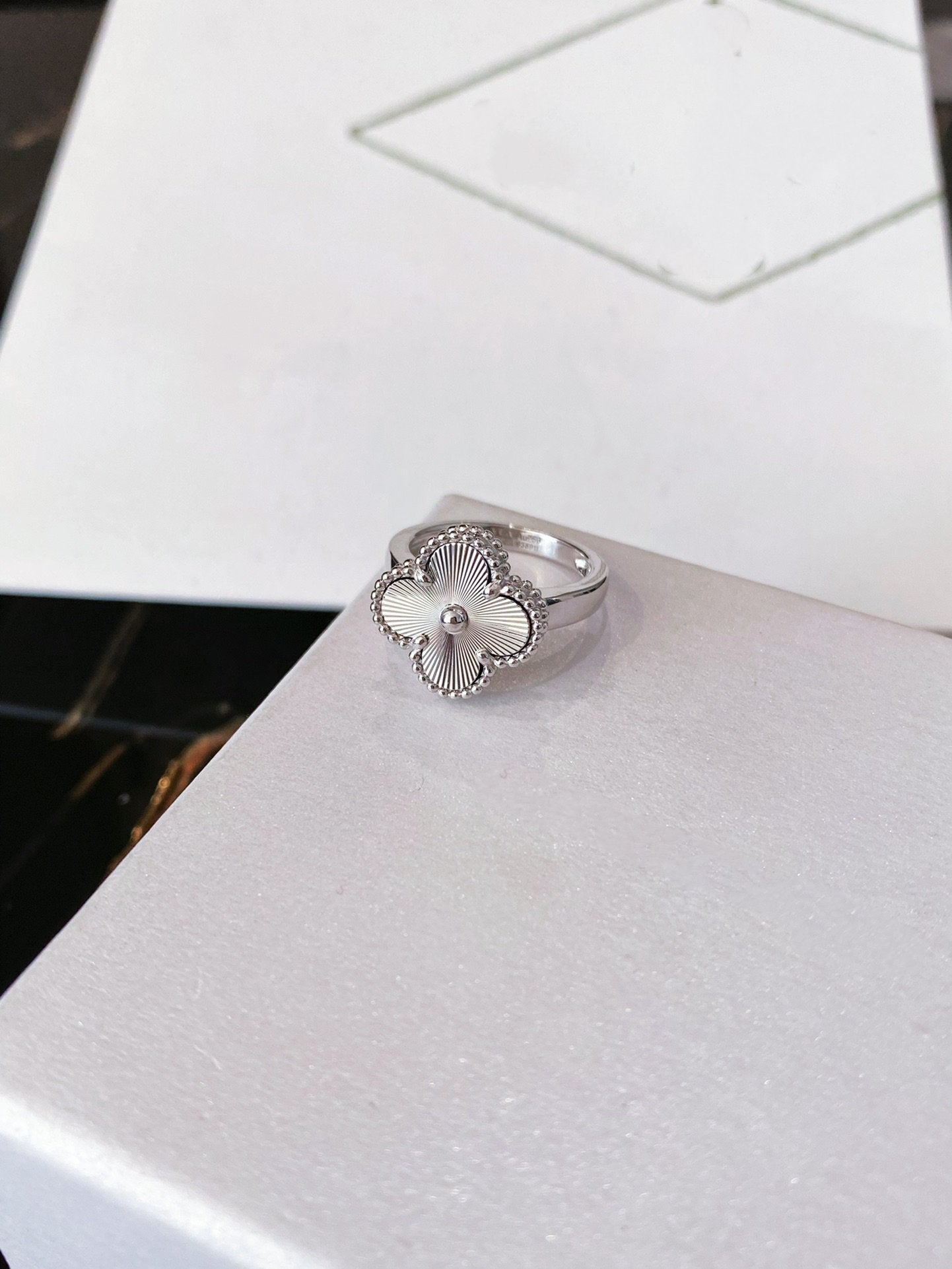 [Raffine]Anillo de plata de trébol