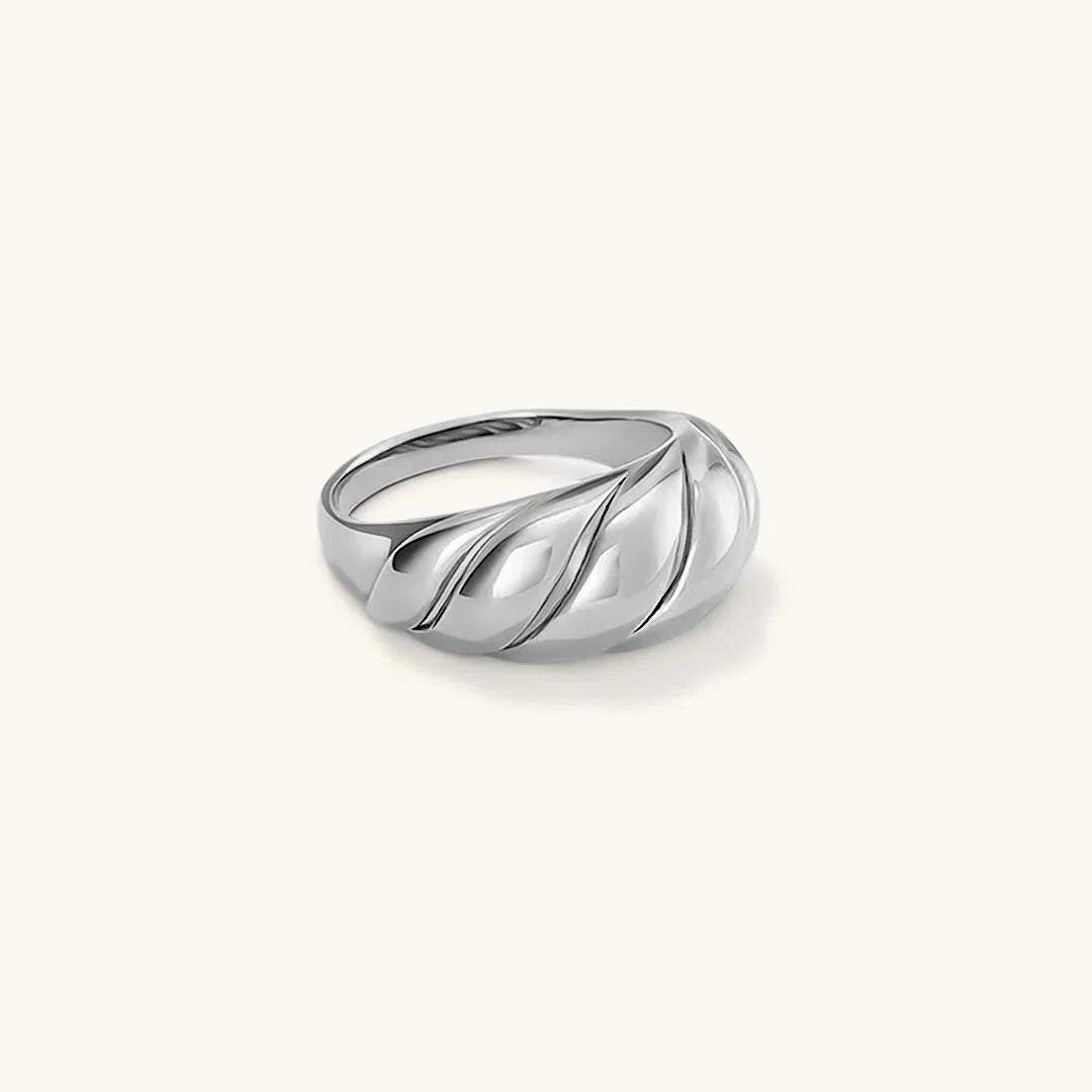 [Raffine]Lorelei Gold Croissant Ring