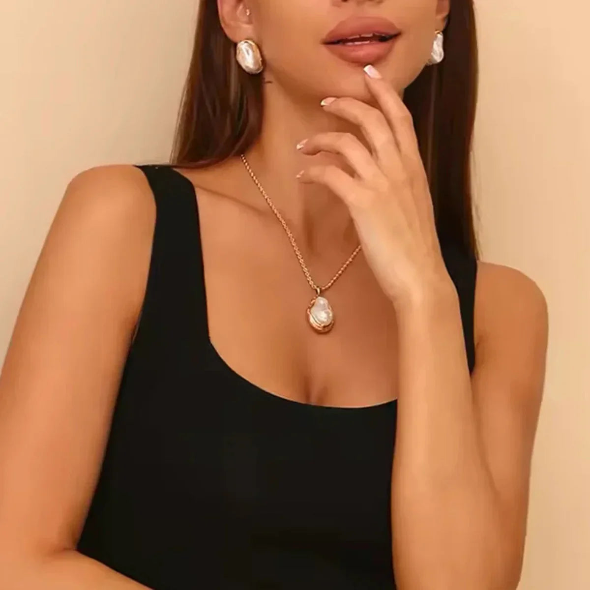[Raffine]Carly Mother Of Pearl Pendant