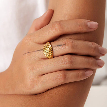 [Raffine]Mia Gold Croissant Ring