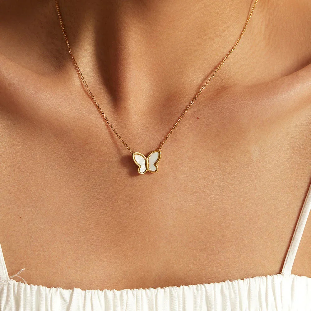 [Raffine]Flutterby Mother of Pearl Necklace