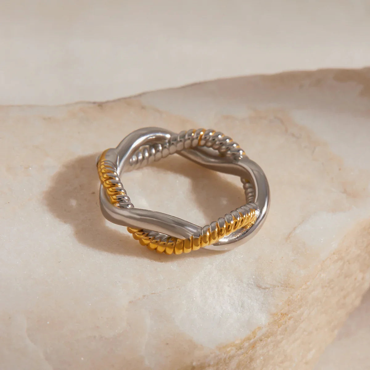 [Raffine]Nerisse Two-Tone Twist Ring