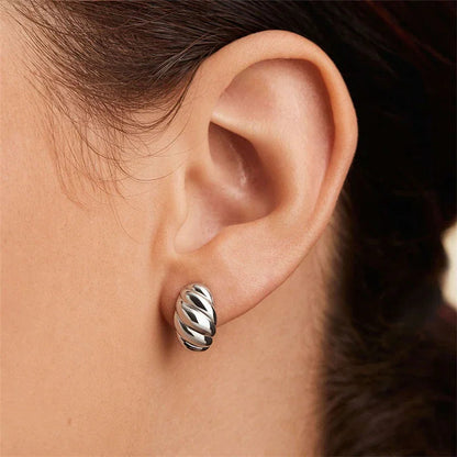 [Raffine]Croissant Huggie Earrings