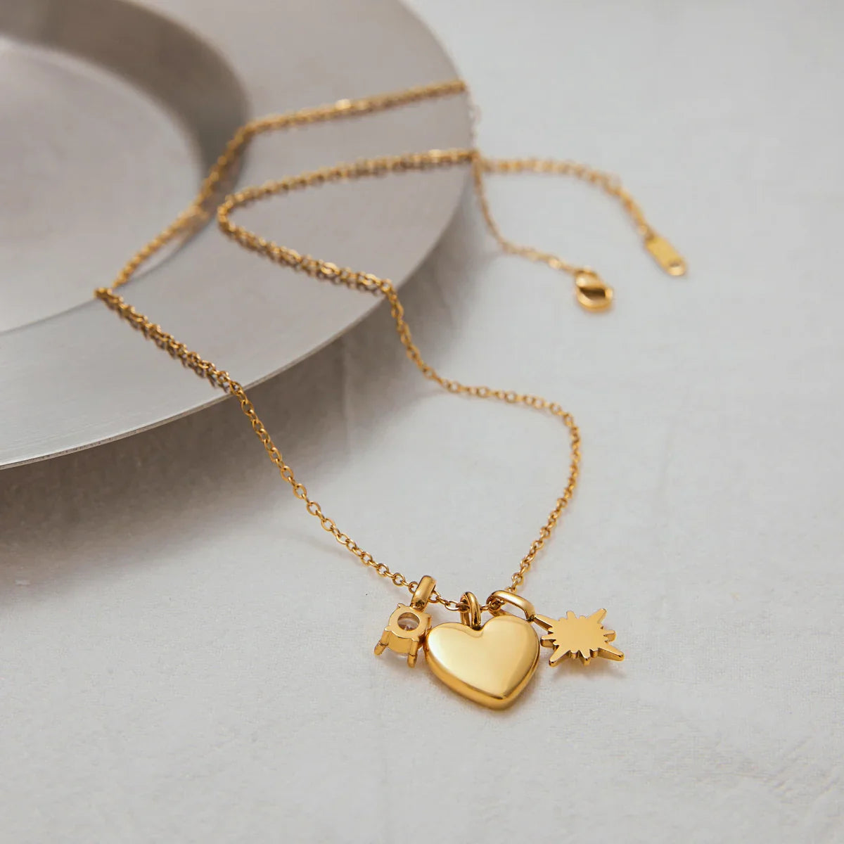 [Raffine]A Mother's Appreciation Gold Locket