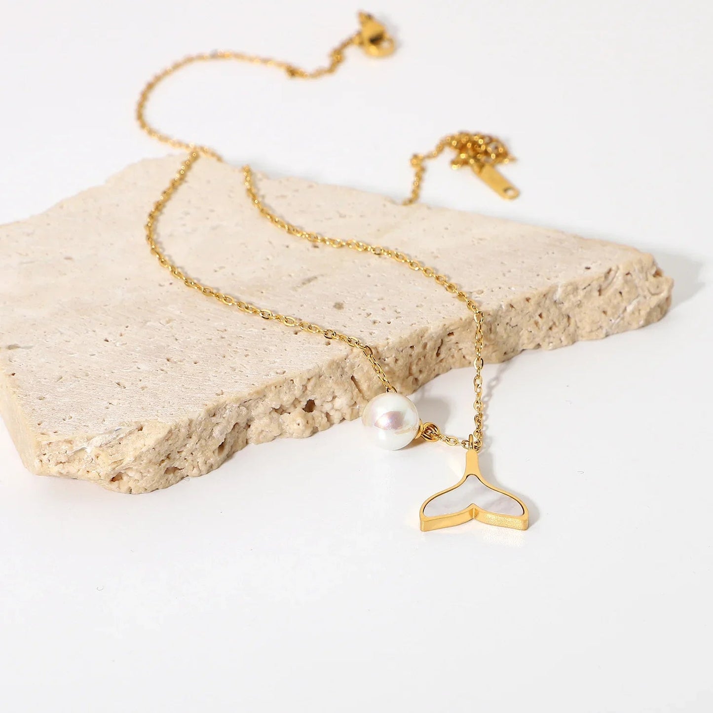 [Raffine]Mermaid Freshwater Pearl Necklace